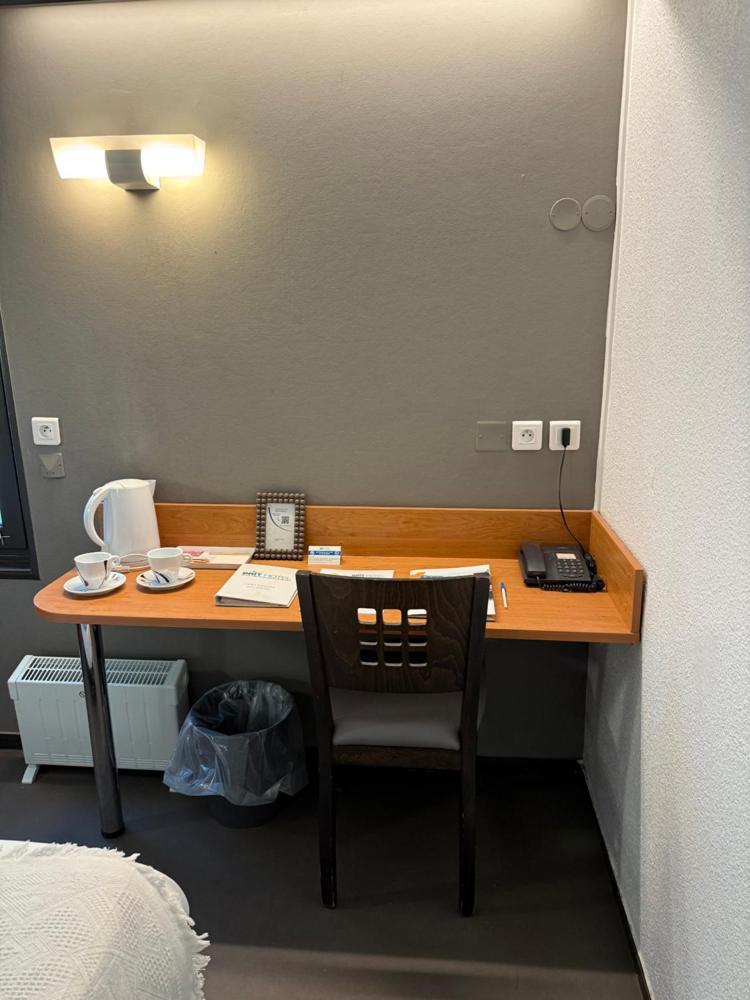 Brit Hotel Besancon l'Horloge Bagian luar foto