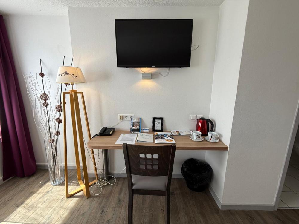 Brit Hotel Besancon l'Horloge Bagian luar foto